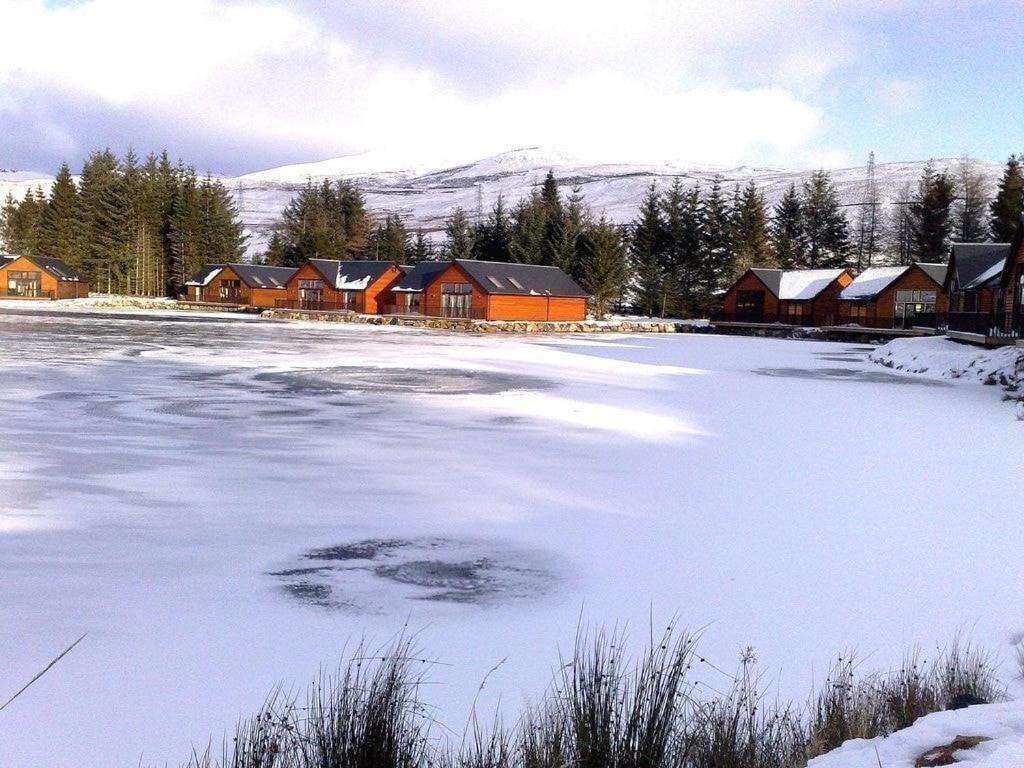 Lochside Lodge Glengoulandie Экстерьер фото